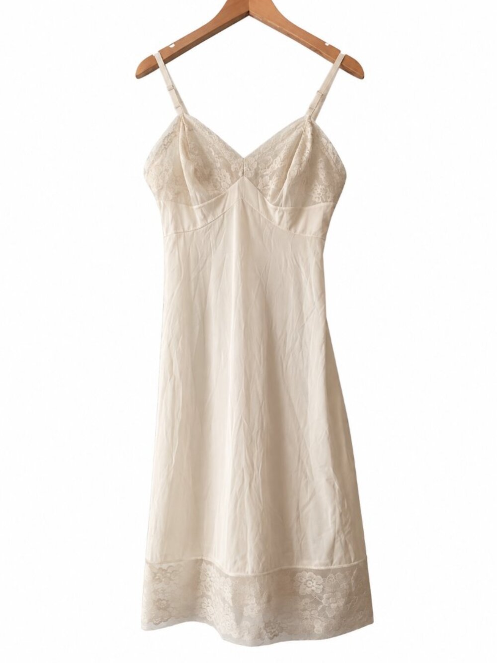 Vanity Fair Cream Nylon Antron III Full Slip Lace Trim Vintage Lingerie 34L